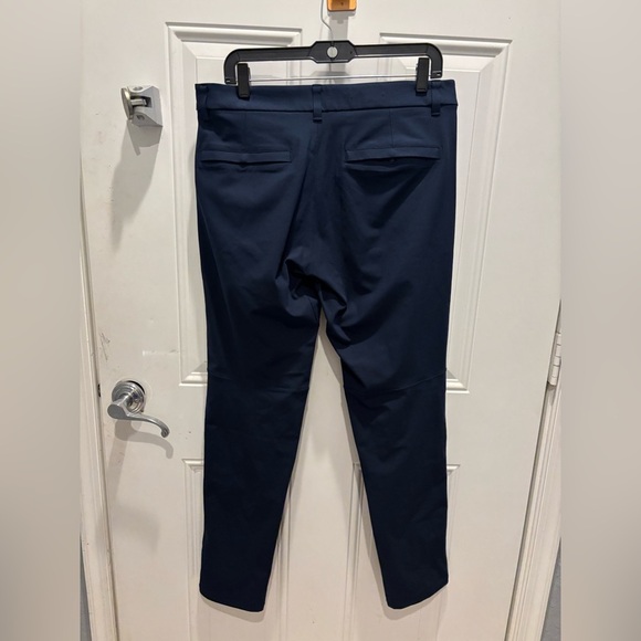 Lululemon Commission Pant Slim 32" Warpstreme
True Navy
Size 34 - Picture 5 of 6